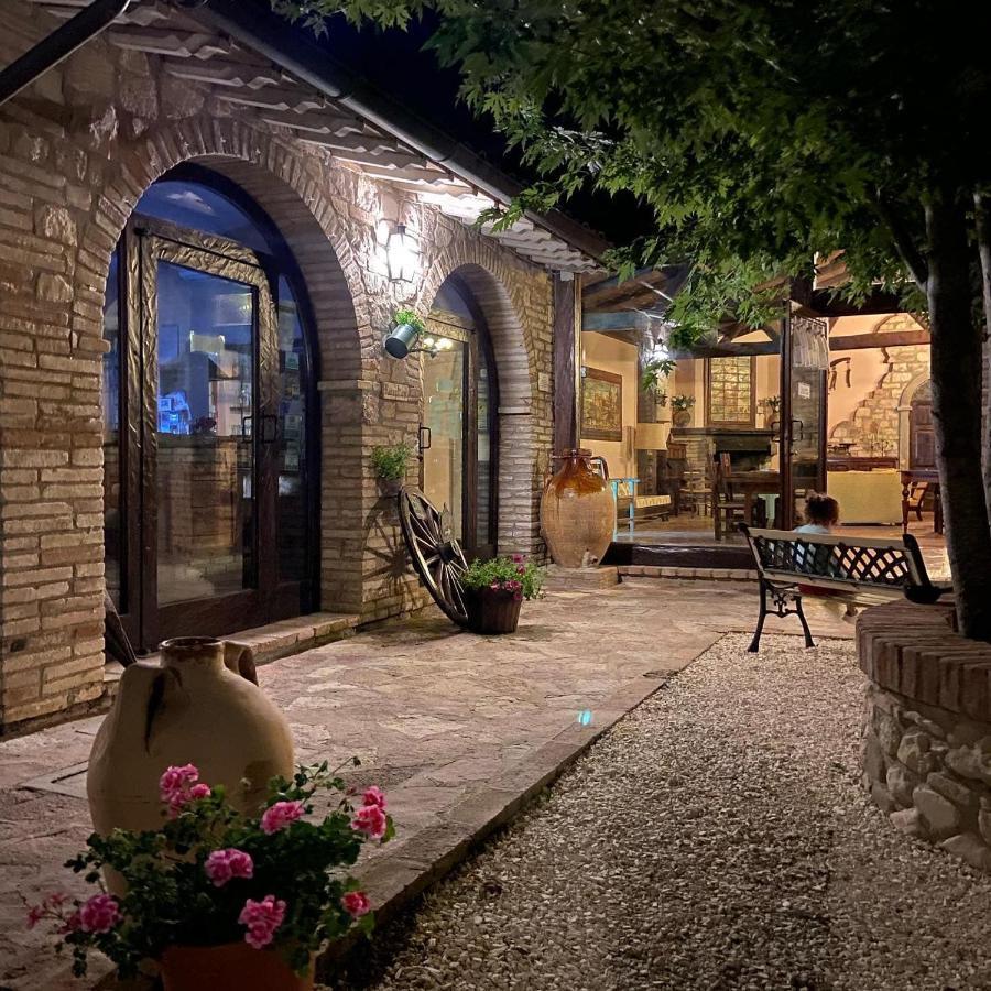 Agriturismo Le Querce Di Assisi Βίλα Εξωτερικό φωτογραφία